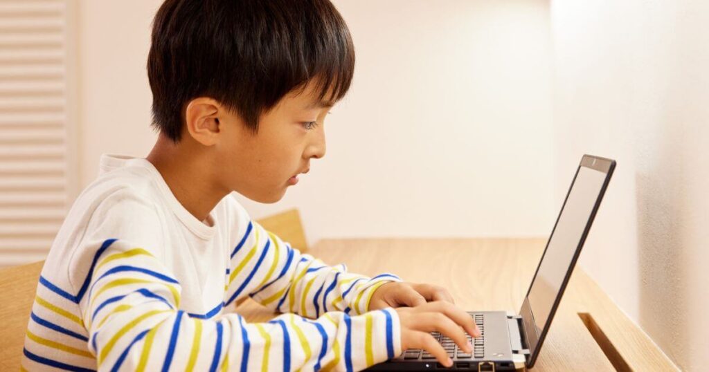 楽しく学べる環境が大事！子どもの興味を引き出す教室とは？